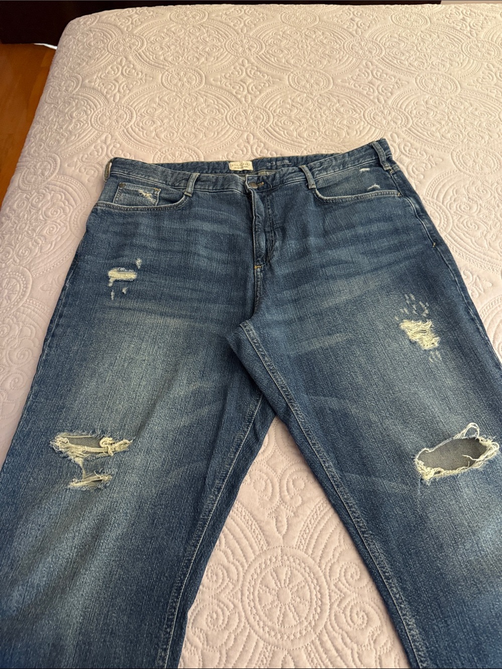 Pilcro boyfriend distressed jeans